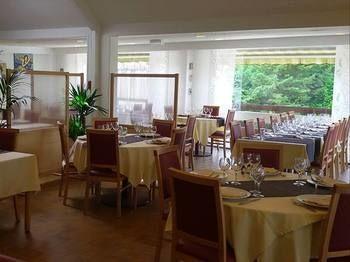 Hostellerie Des Enclos Guimiliau ภายนอก รูปภาพ
