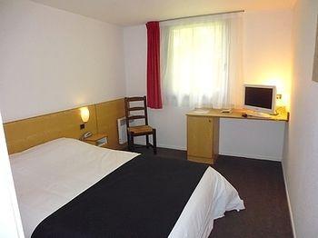 Hostellerie Des Enclos Guimiliau ภายนอก รูปภาพ