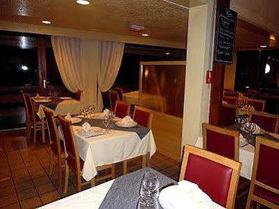 Hostellerie Des Enclos Guimiliau ภายนอก รูปภาพ